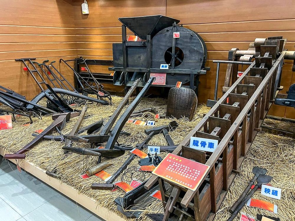 二樓農耕器具展示室陳列傳統農家器具 照片提供者：毛毓翔 / 拍攝日期：2023/03/14