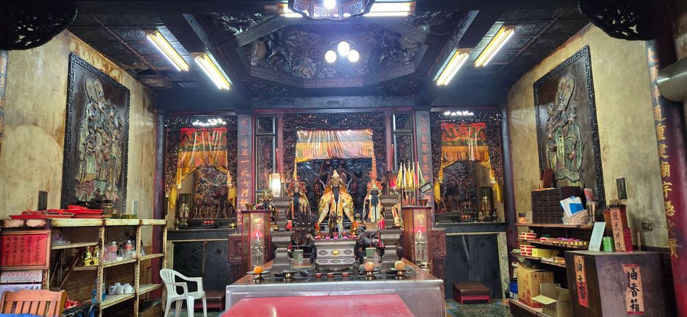 廟中主祀大眾爺、萬應公等眾神明(照片提供者：街密小組 / 拍攝日期：2025/6/16)